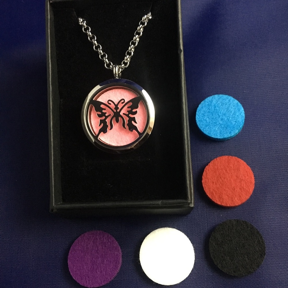 Butterfly Aromatherapy Diffuser Locket - Picture 5 of 6